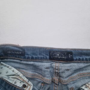 Blue jeans size 6/28 by Lucky Brand